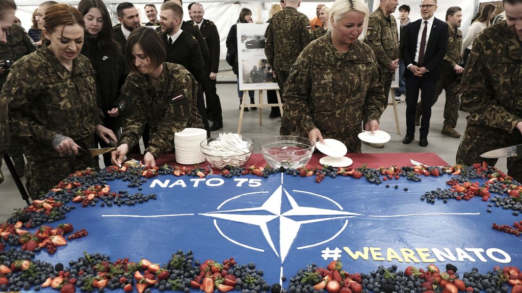 NAVO-landen gaan op zoek naar meer steun voor Oekraïne - NOS
