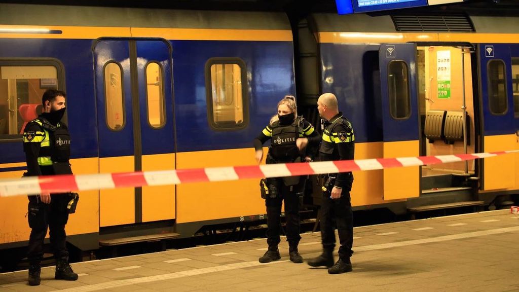 Politie lost waarschuwingsschot en tasert man na dreiging station Amersfoort - NOS